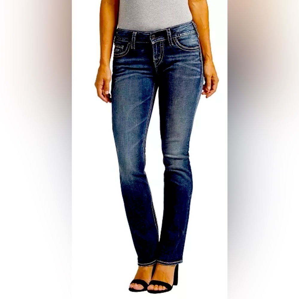 SILVER Suki Sz 33 x 32 Straight Leg Mid Rise Curvy Darker Wash Jeans New w/ Tags